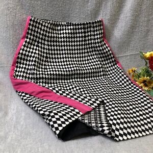 NWOT - Black & White Houndstooth Skirt with Hot Pink Side Panels